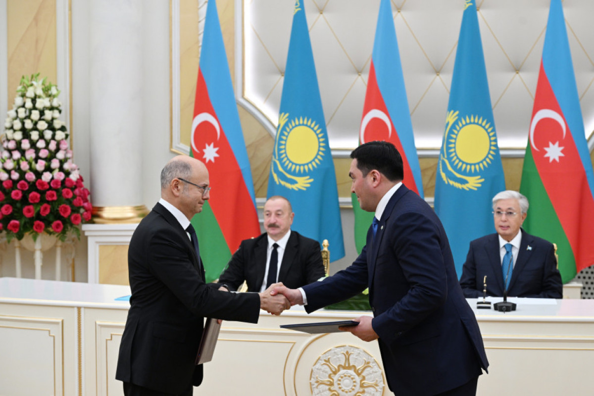 Échange de docuements entre l’Azerbaïdjan et le Kazakhstan