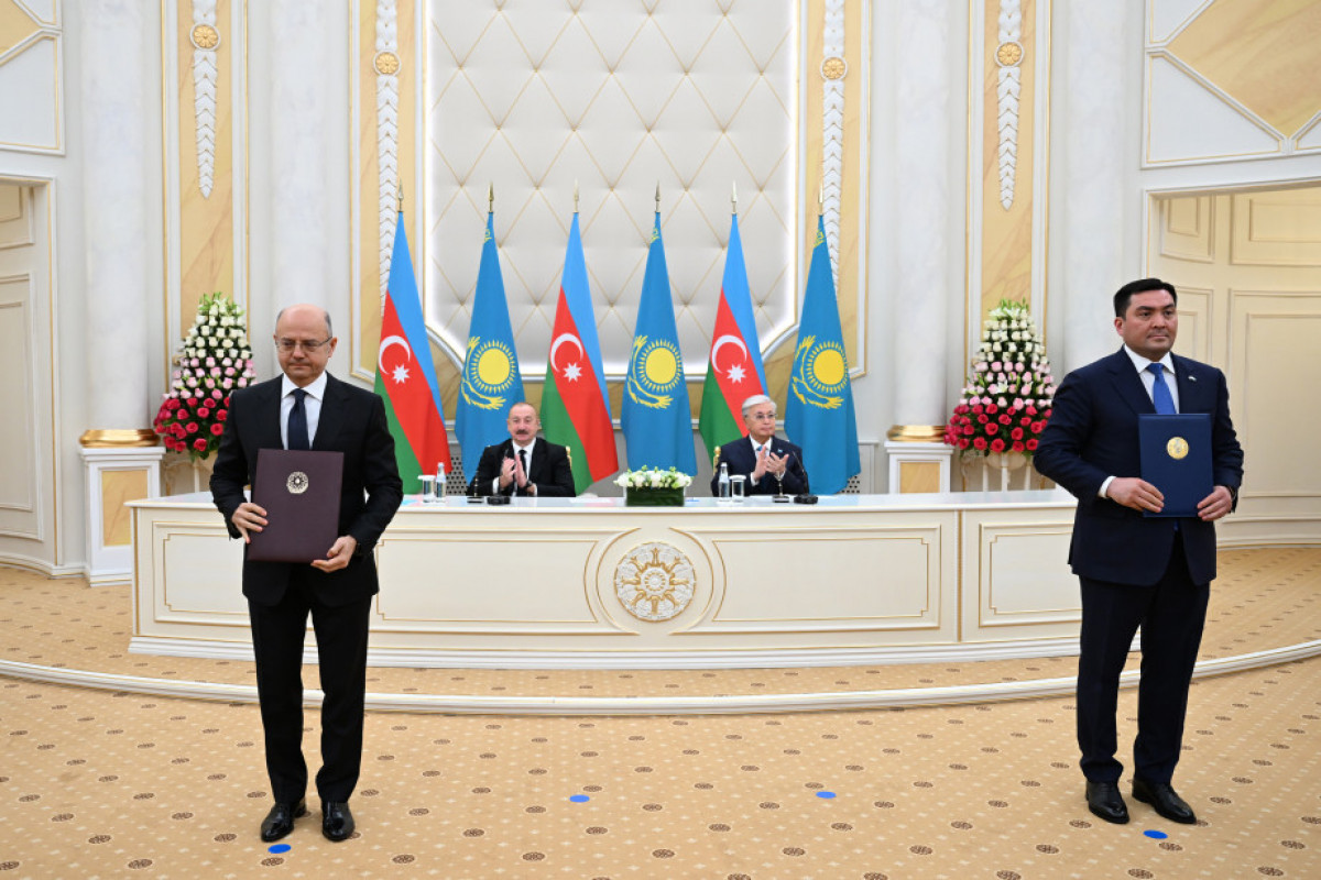 Échange de docuements entre l’Azerbaïdjan et le Kazakhstan