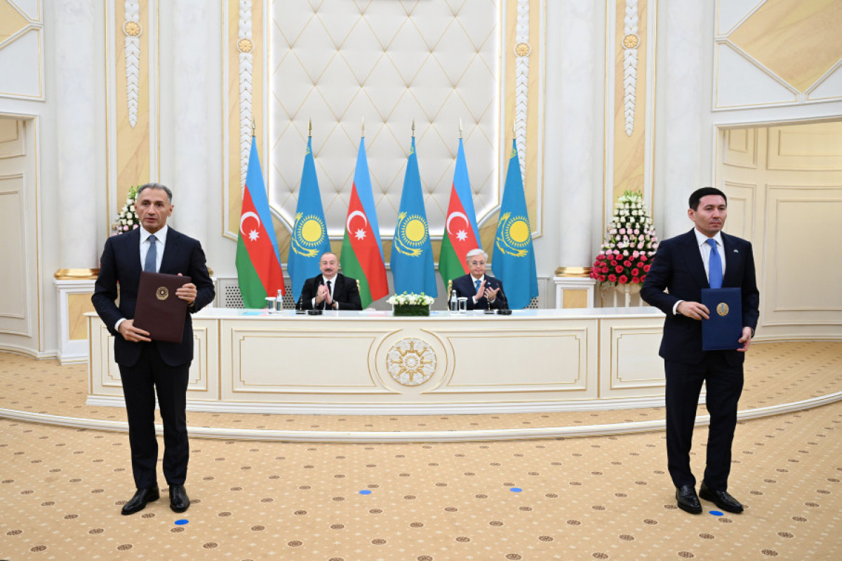 Échange de docuements entre l’Azerbaïdjan et le Kazakhstan