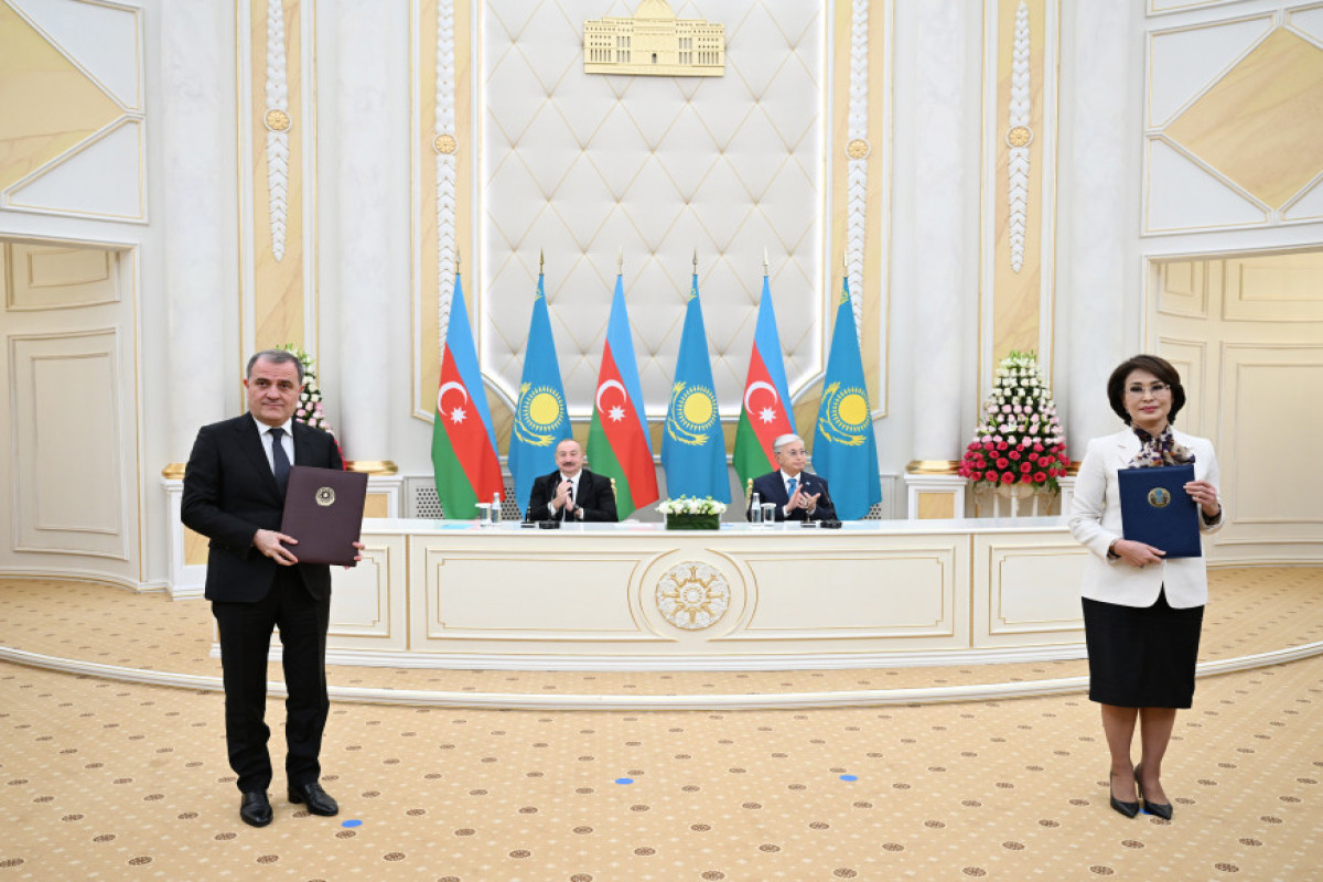 Échange de docuements entre l’Azerbaïdjan et le Kazakhstan