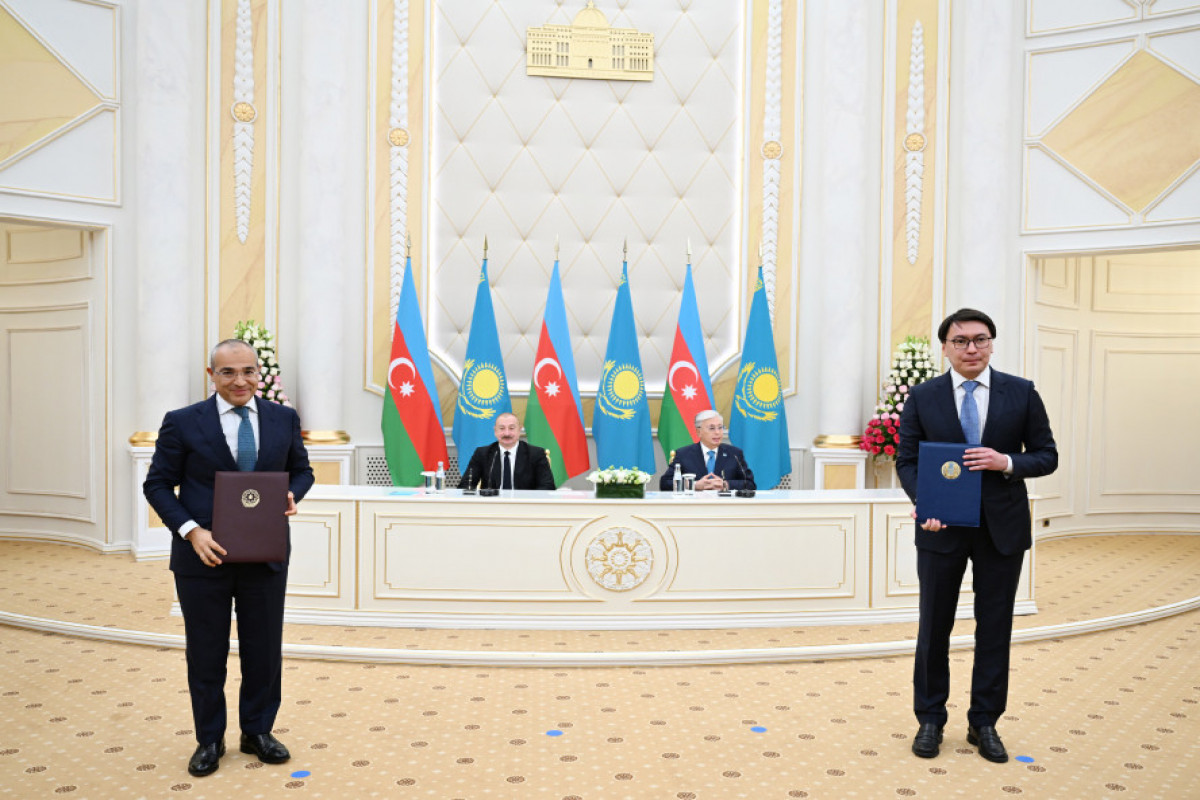 Échange de docuements entre l’Azerbaïdjan et le Kazakhstan