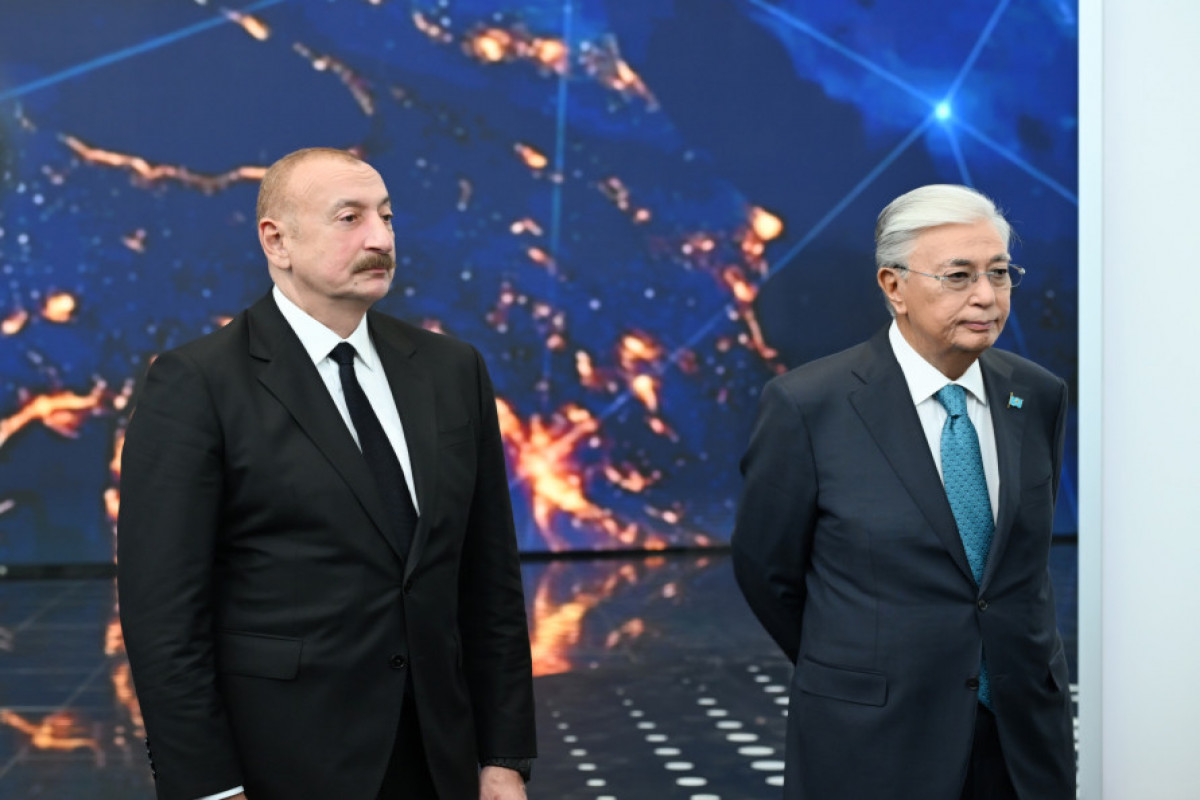 Astana : Les présidents Aliyev et Tokaïev visitent le Centre international d’IA « Alem.ai »