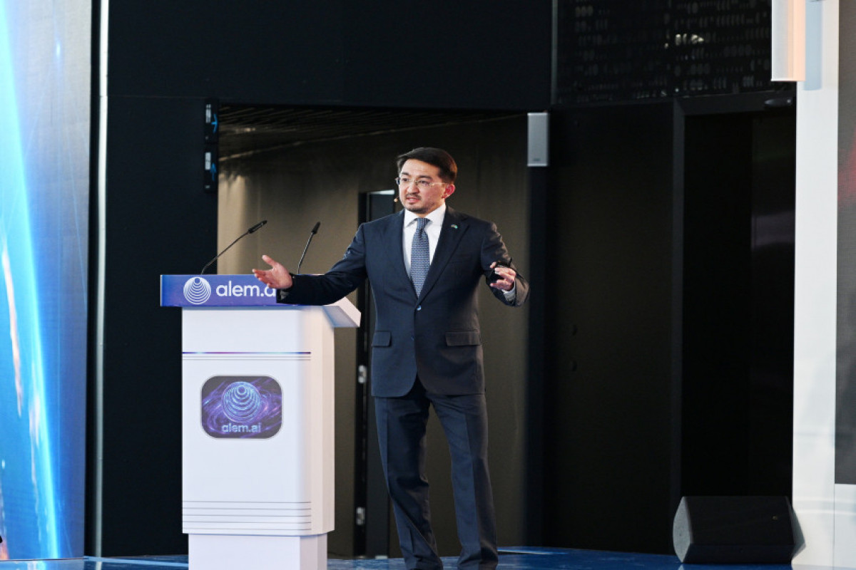 Astana : Les présidents Aliyev et Tokaïev visitent le Centre international d’IA « Alem.ai »