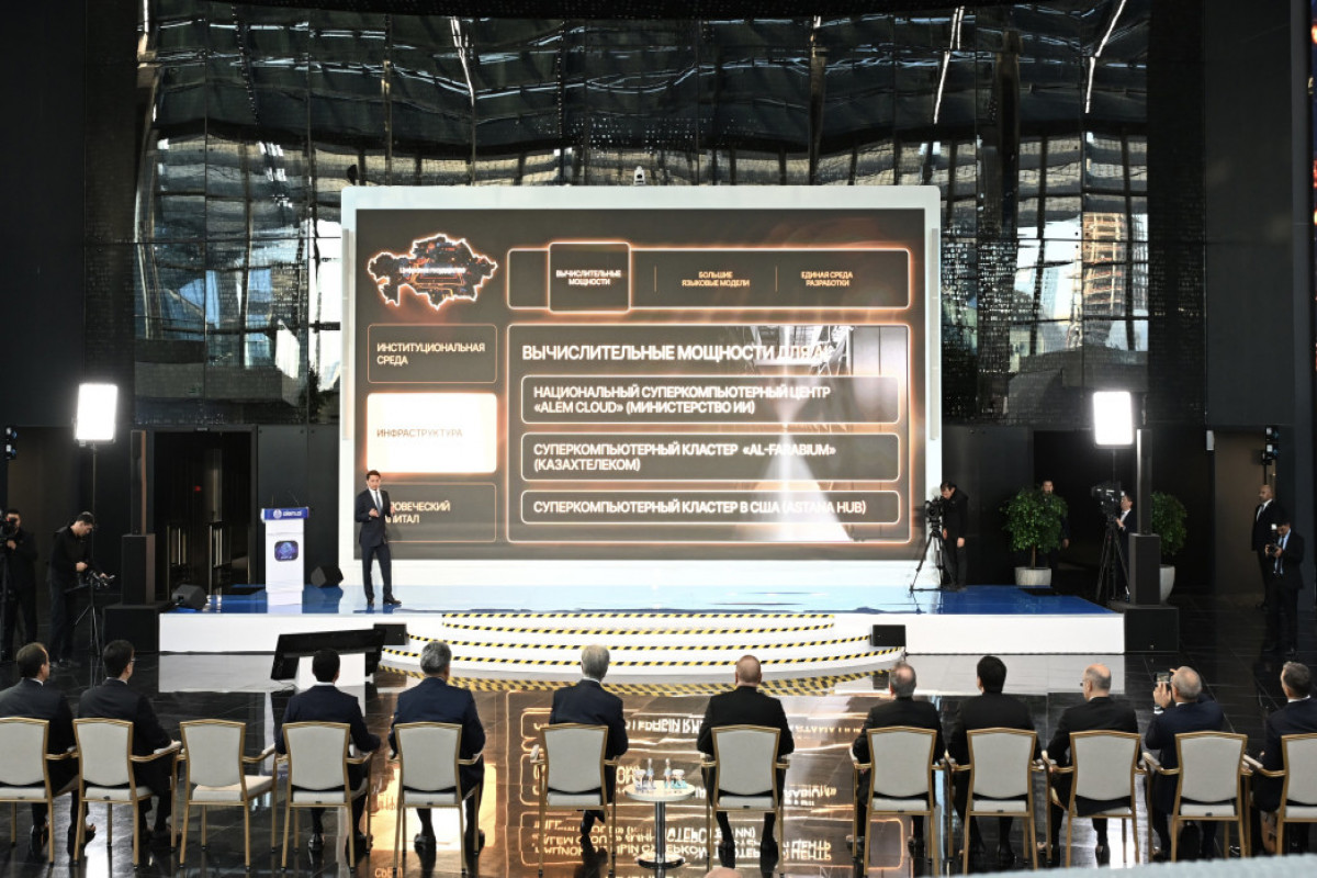 Astana : Les présidents Aliyev et Tokaïev visitent le Centre international d’IA « Alem.ai »
