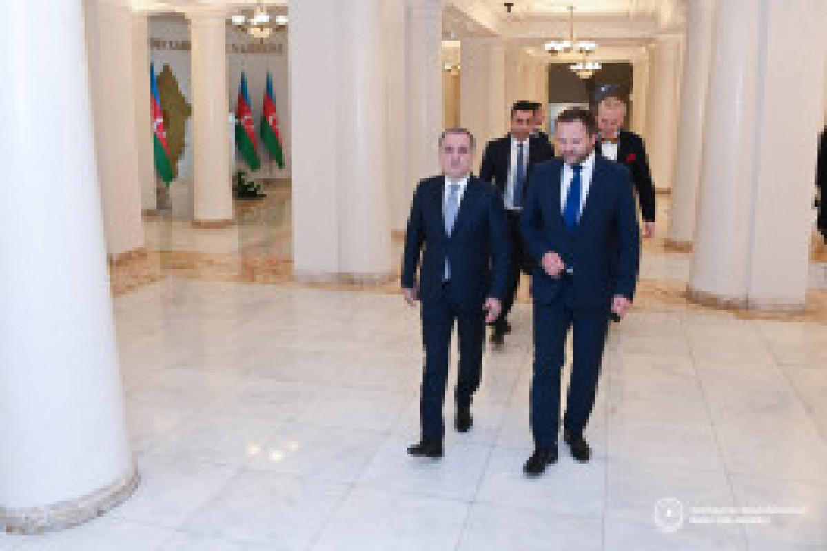 Les ministres des Affaires étrangères azerbaïdjanais et estonien discutent de coopération politique et économique à Bakou