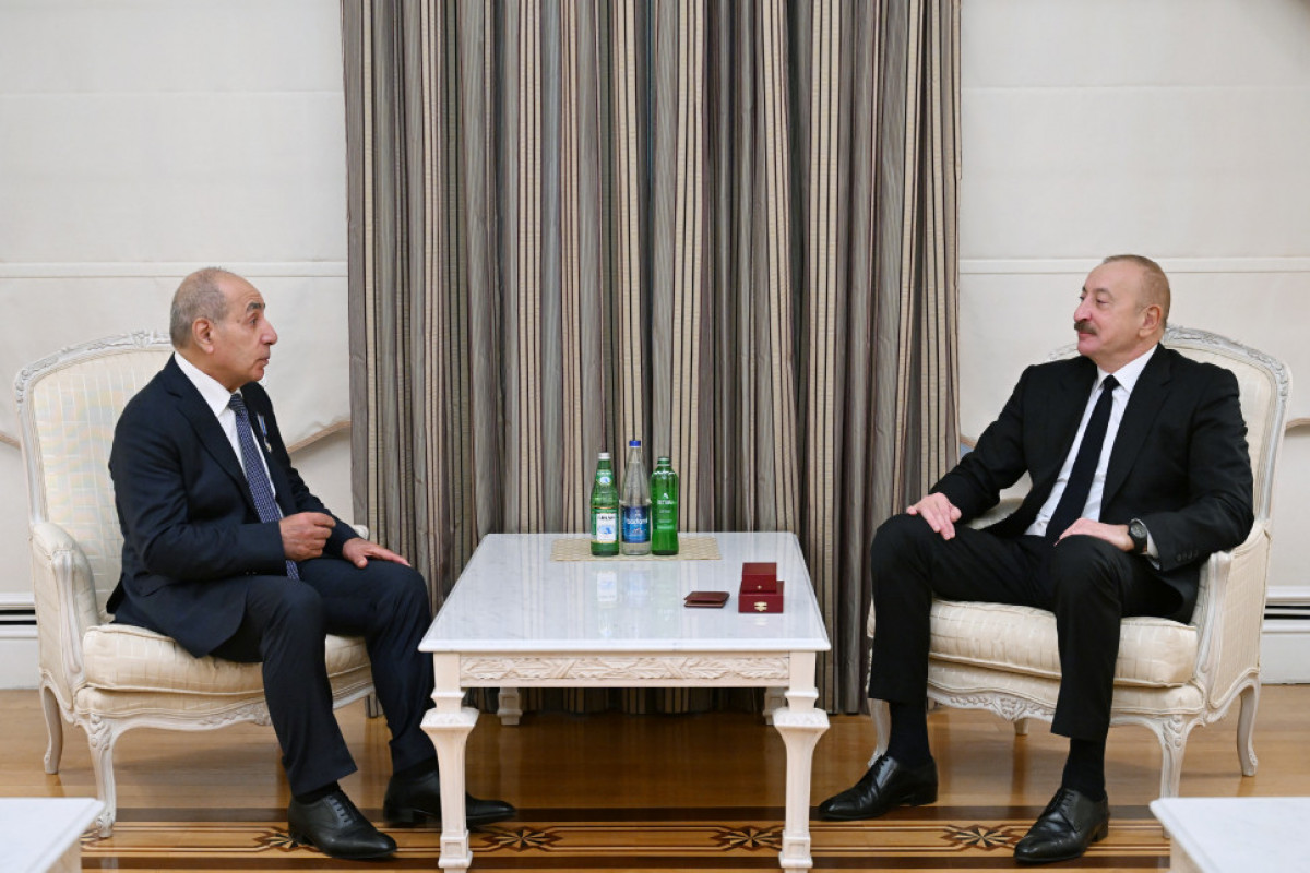 Le président Ilham Aliyev remet l’Ordre « Istiqlal » à Yagoub Eyyoubov