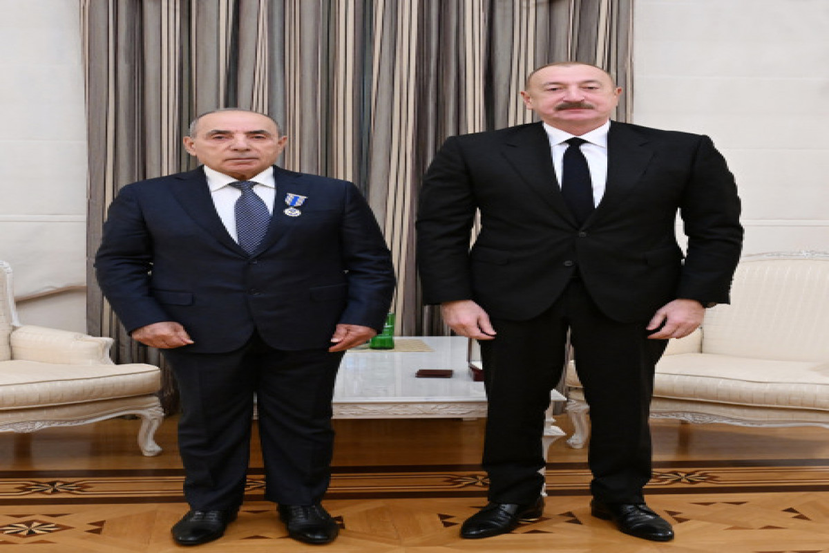 Le président Ilham Aliyev remet l’Ordre « Istiqlal » à Yagoub Eyyoubov
