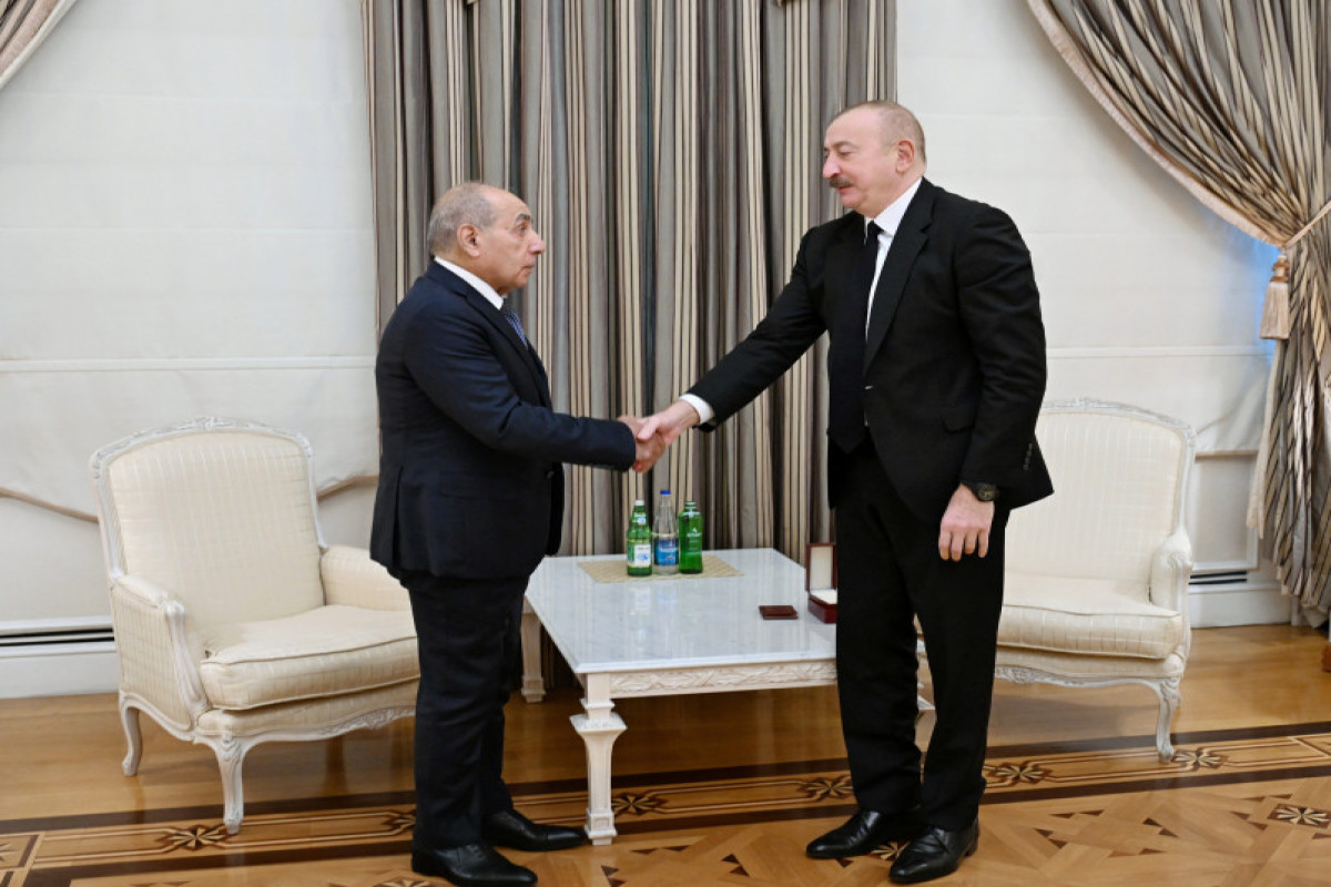 Le président Ilham Aliyev remet l’Ordre « Istiqlal » à Yagoub Eyyoubov