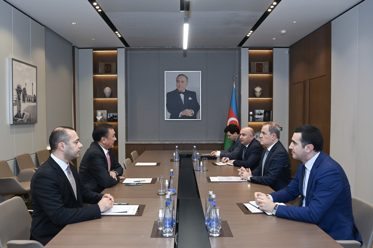 Rencontre entre Djeyhoun Baïramov et Kubanychbek Omuraliev