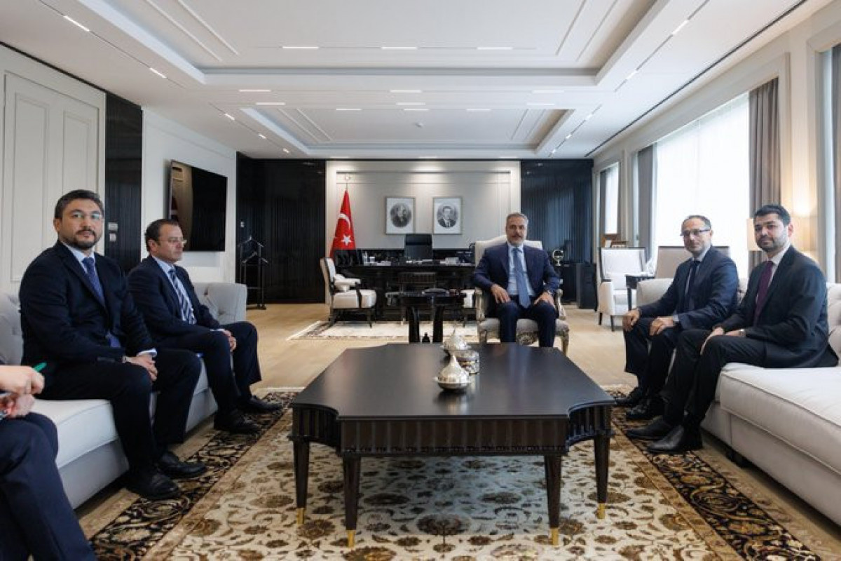 Hakan Fidan reçoit le secrétaire général de la TURKPA à Ankara