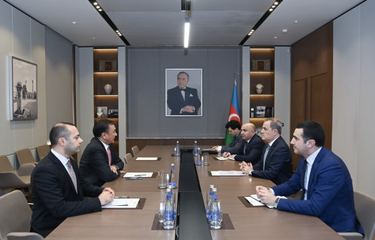 Rencontre entre Djeyhoun Baïramov et Kubanychbek Omuraliev