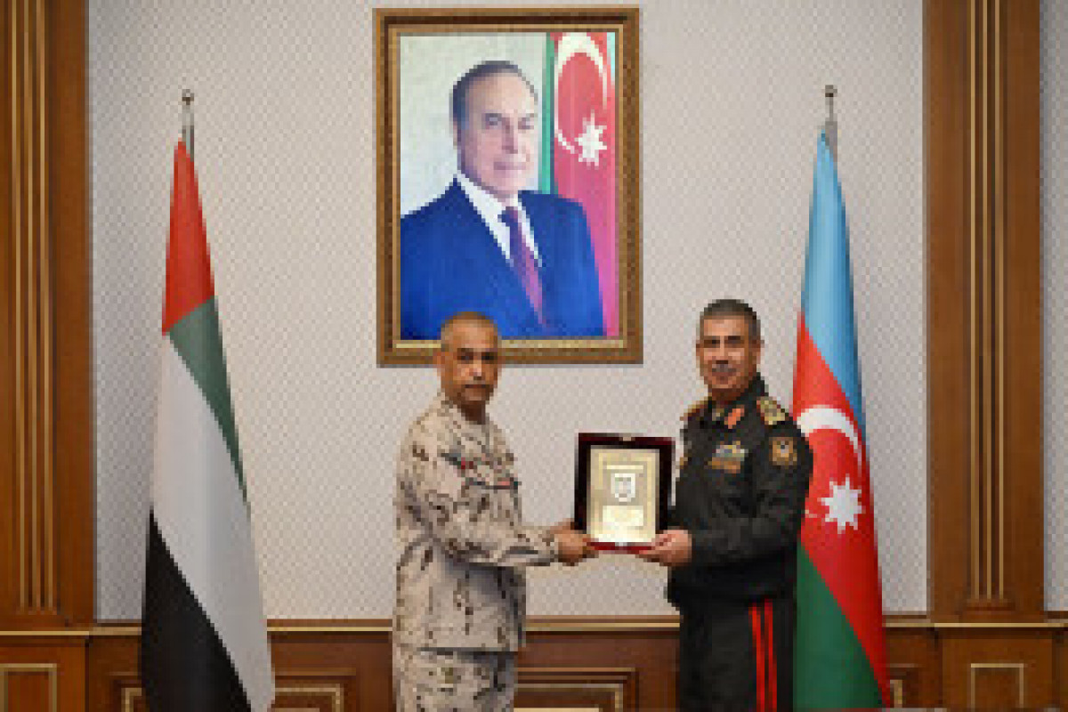 Visite du commandant des forces d'opérations spéciales des Émirats arabes unis en Azerbaïdjan
