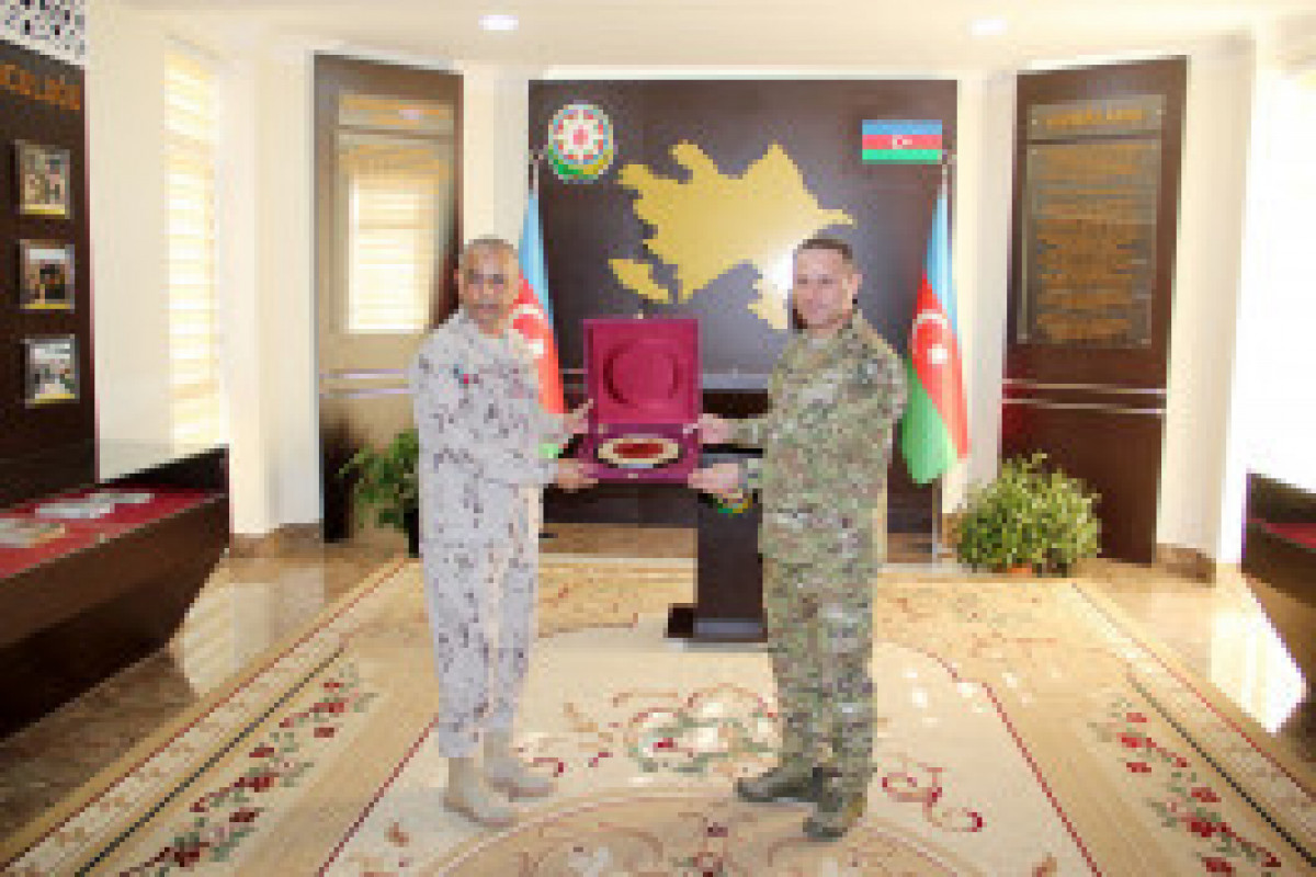 Visite du commandant des forces d'opérations spéciales des Émirats arabes unis en Azerbaïdjan