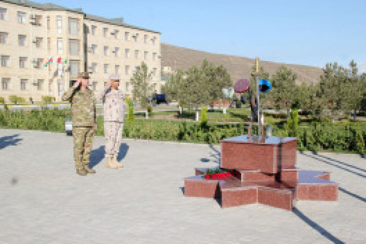 Visite du commandant des forces d'opérations spéciales des Émirats arabes unis en Azerbaïdjan