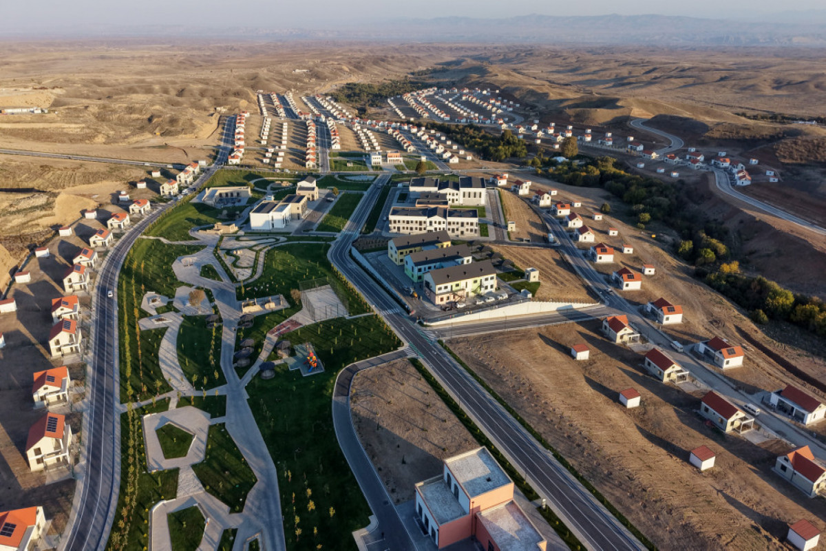 Ilham Aliyev assiste à l'inauguration de la première phase du village d'Horovlou de la région de Djabraïl