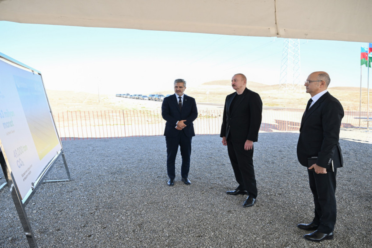 Le président Aliyev pose la première pierre des centrales solaires Şems et Ufuq dans la région de Djabraïl