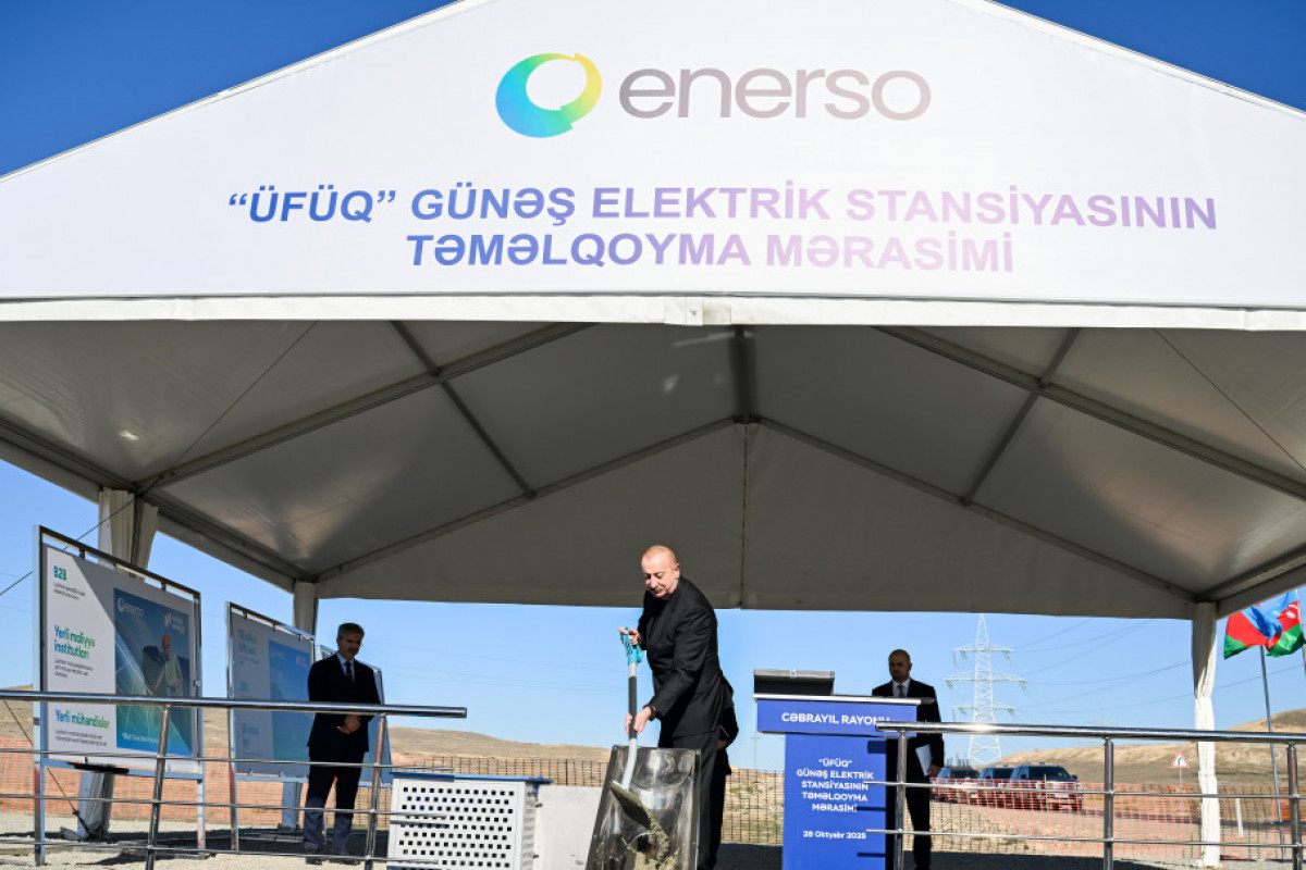 Le président Aliyev pose la première pierre des centrales solaires Şems et Ufuq dans la région de Djabraïl