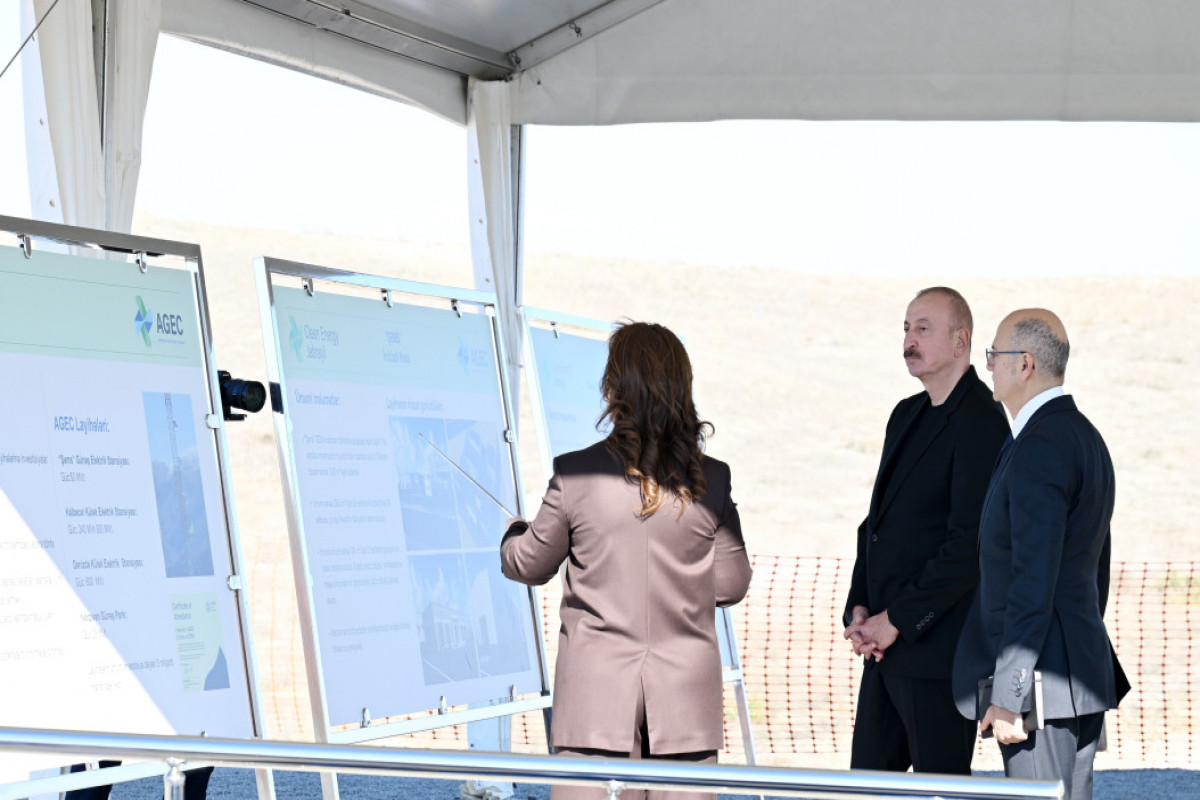 Le président Aliyev pose la première pierre des centrales solaires Şems et Ufuq dans la région de Djabraïl