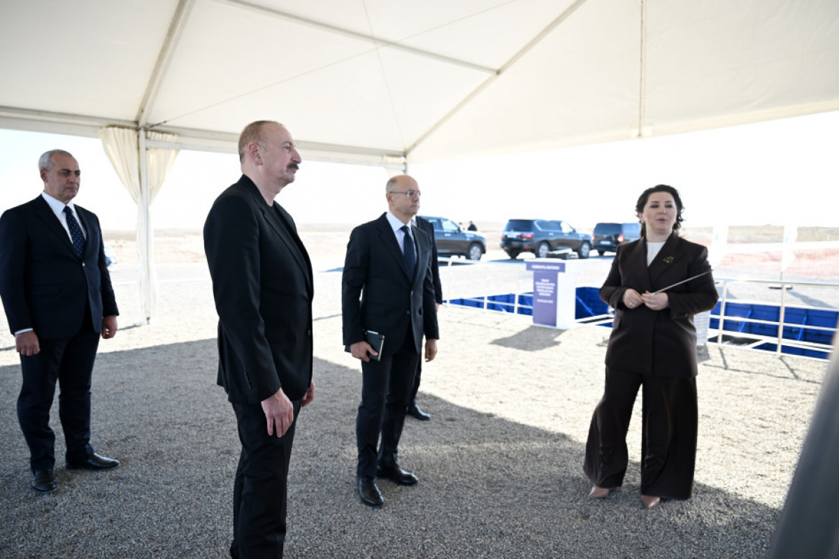 Le président Aliyev pose la première pierre des centrales solaires Şems et Ufuq dans la région de Djabraïl