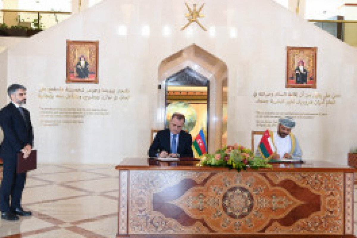 L’Azerbaïdjan et Oman signent un accord d’exemption réciproque de visa pour les passeports diplomatiques