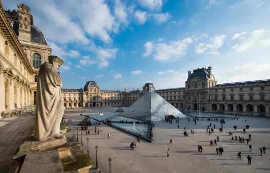Cambriolage du Louvre : cinq nouveaux suspects interpellés
