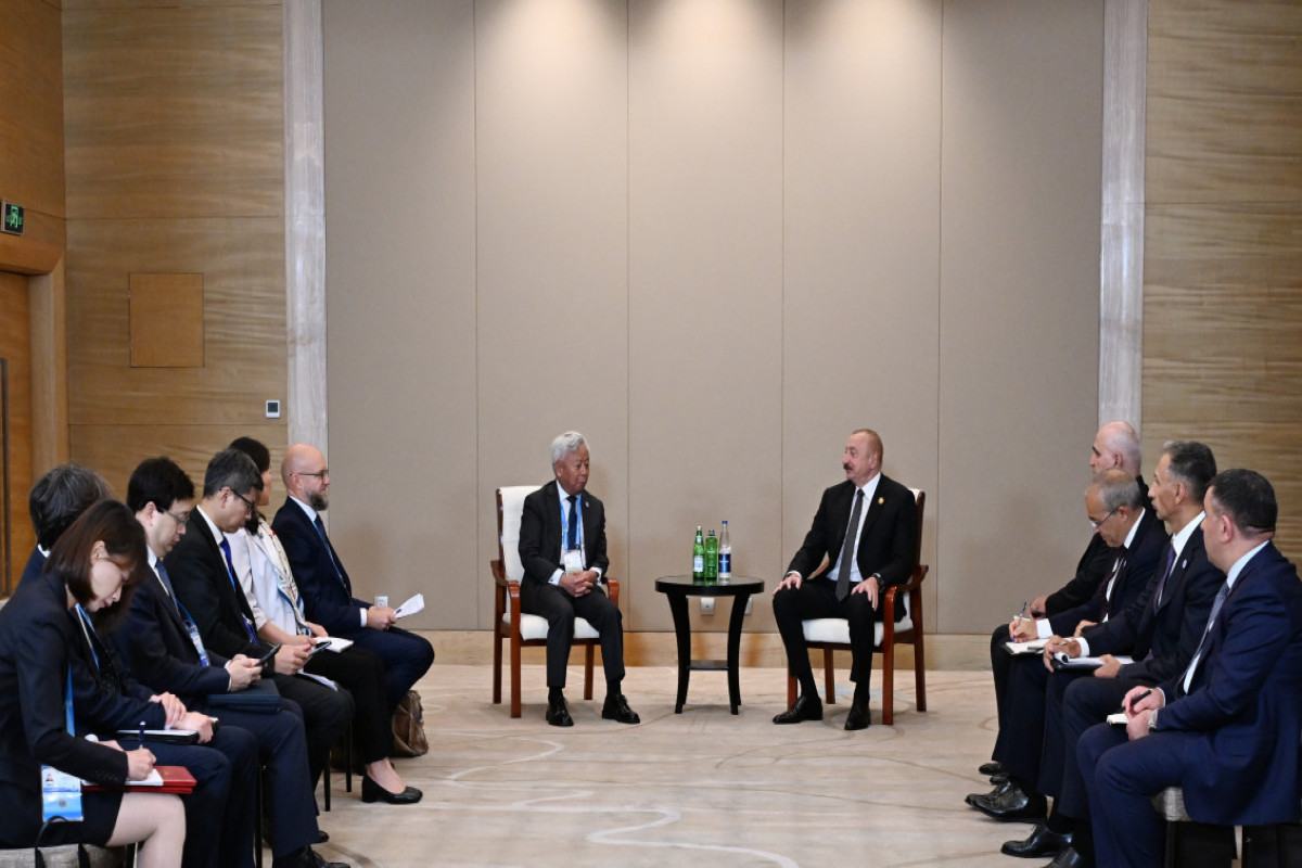 Tianjin : Le président Ilham Aliyev rencontre le président de la BAII Jin Liqun