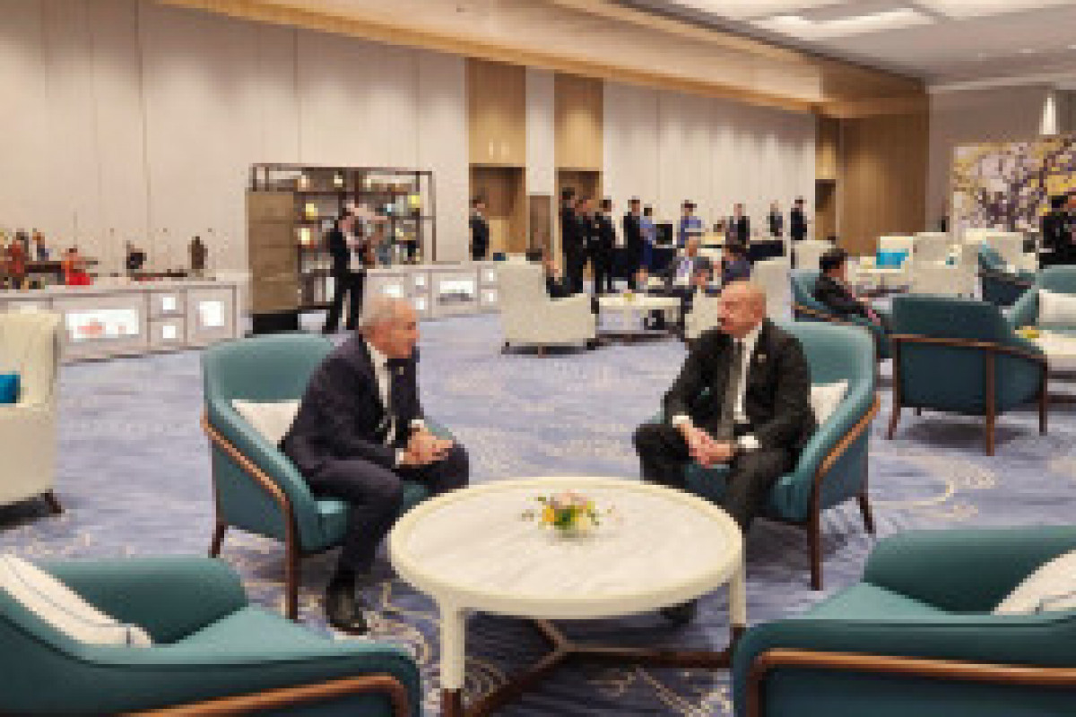 Le président Ilham Aliyev s’est entretenu avec Nikol Pashinyan à Tianjin - Vidéo 