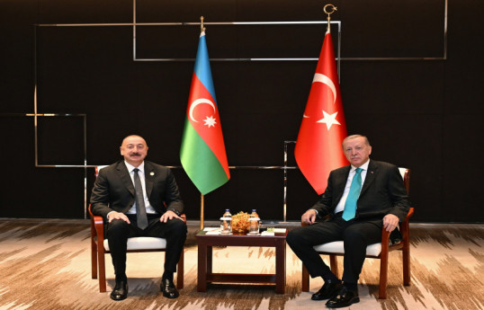 Entretien des présidents azerbaïdjanais et turc à Tianjin