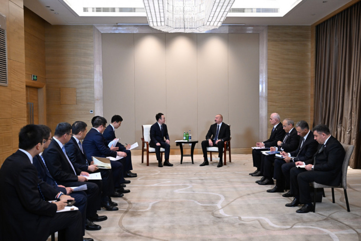 Tianjin : Rencontre du président azerbaïdjanais avec le vice-président exécutif du groupe PowerChina