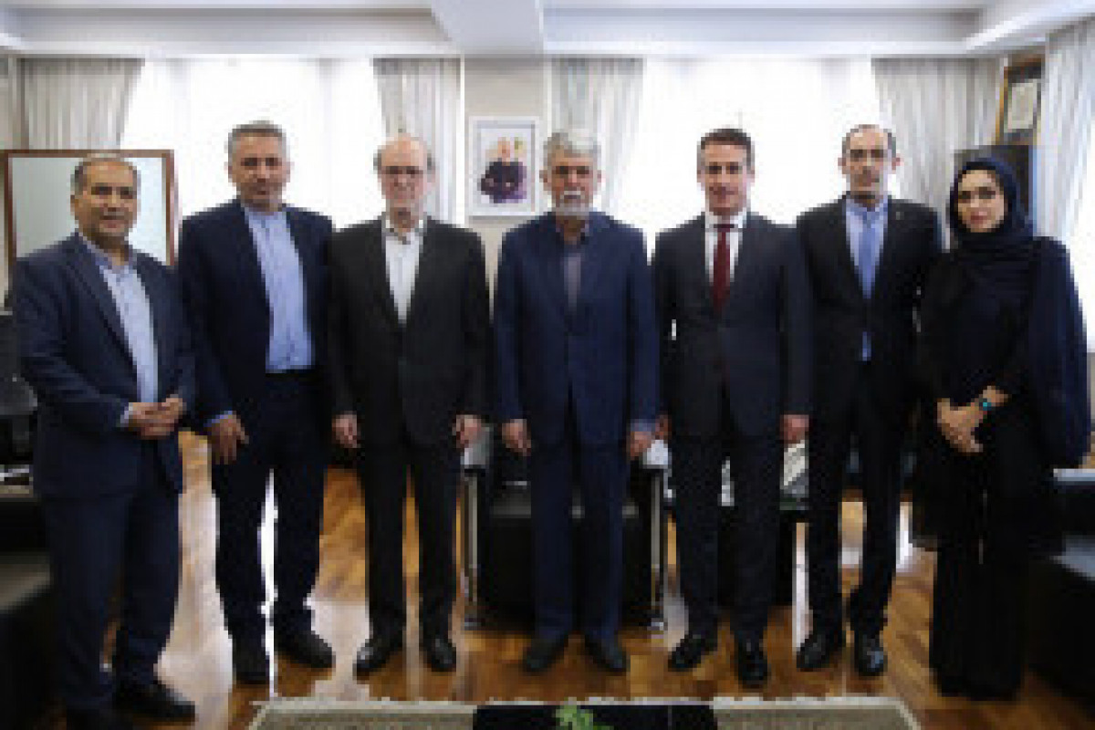 L'ambassadeur d'Azerbaïdjan rencontre le ministre iranien de la Culture et de l'Orientation islamique