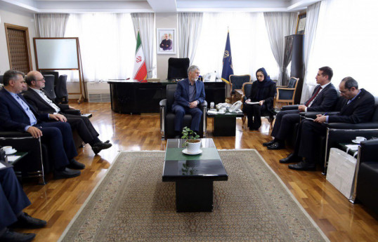L'ambassadeur d'Azerbaïdjan rencontre le ministre iranien de la Culture et de l'Orientation islamique