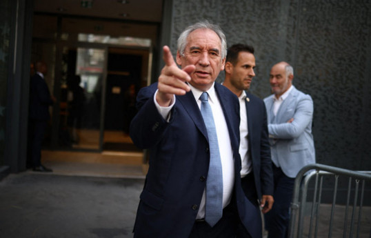 François Bayrou a officiellement remis sa démission à Emmanuel Macron