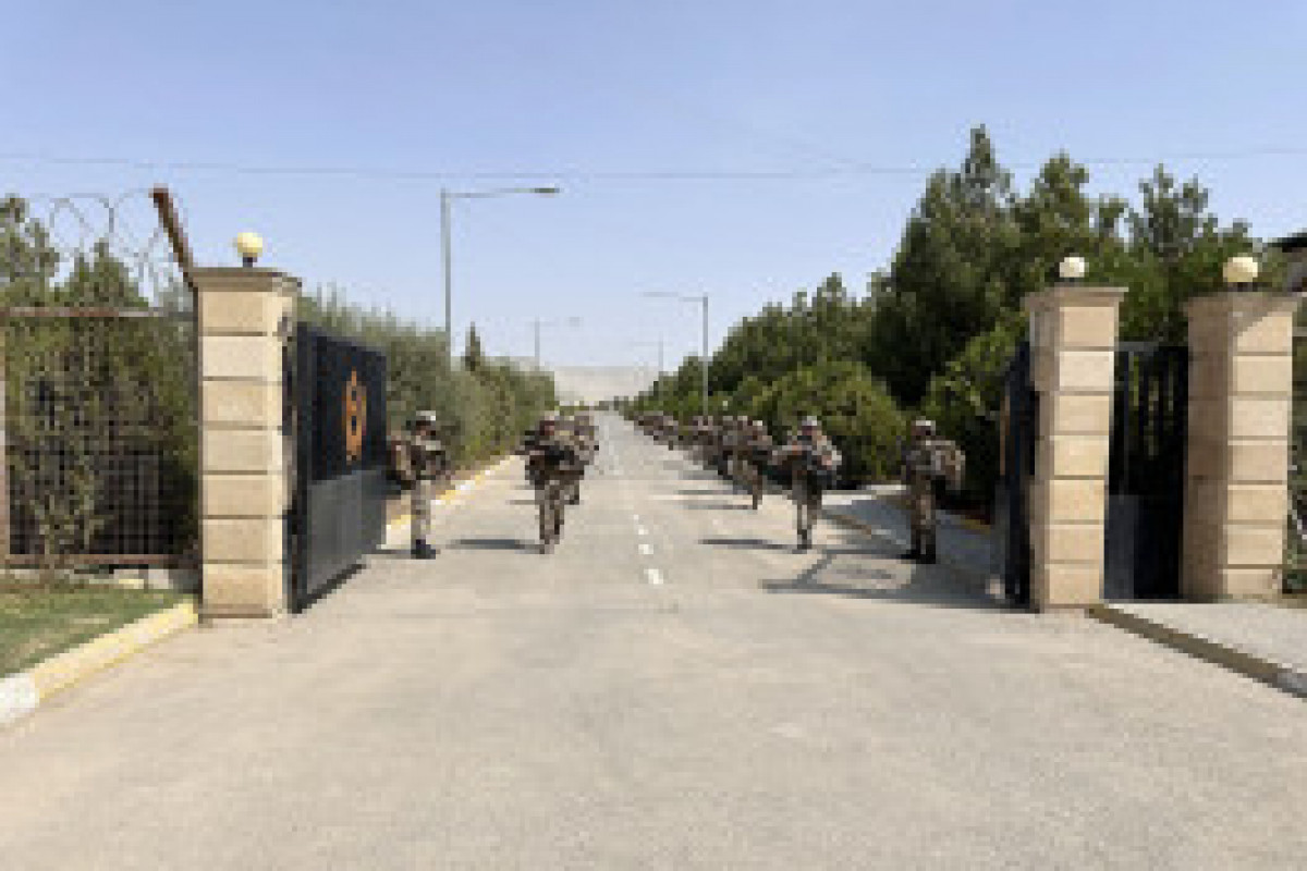 L'armée azerbaïdjanaise effectue des exercices de combat - VIDÉO 