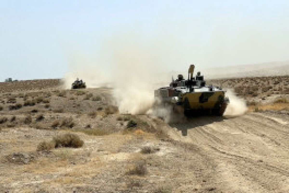 L'armée azerbaïdjanaise effectue des exercices de combat - VIDÉO 