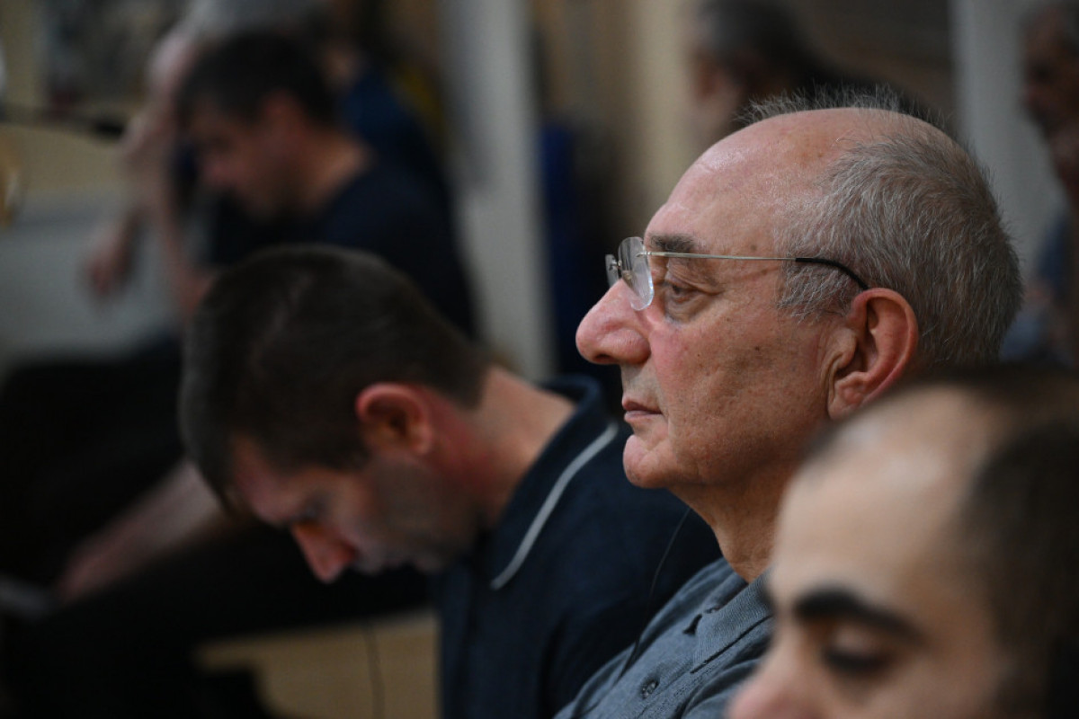 Des documents relatifs au bombardement des territoires azerbaïdjanais par l'Arménie, au meurtre de civils azerbaïdjanais et à la prise d'otages ont été présentés au tribunal