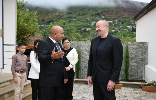 Ilham Aliyev se déplace dans la région de Khodjavend