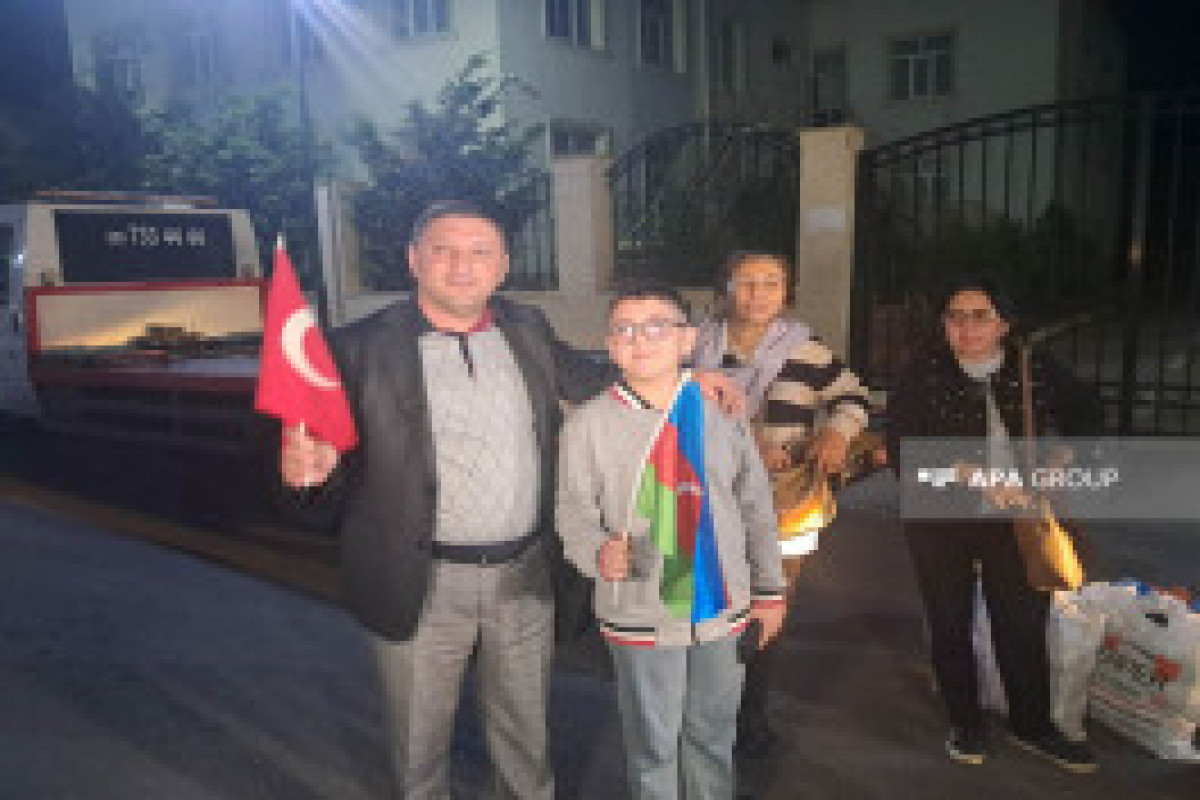 Un nouveau groupe d'anciens déplacés internes retourne dans la ville de Kelbédjer - Photo 
