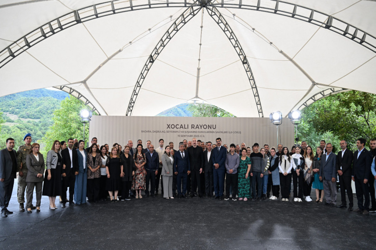 Ilham Aliyev rencontre les habitants des villages de Badara, Dachboulag, Seyidbeyli et Chouchakend de la region de Khodjaly