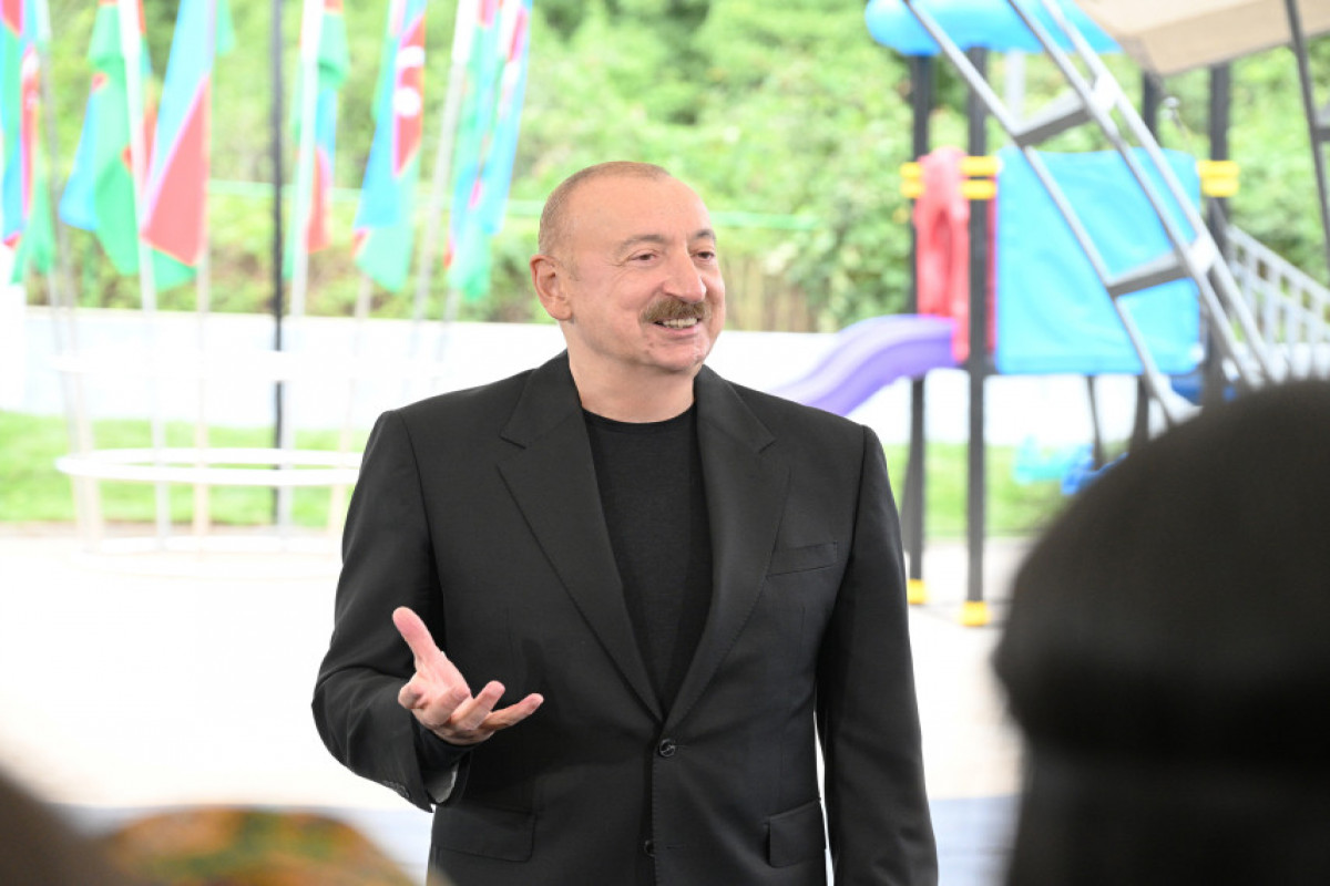 Ilham Aliyev rencontre les habitants des villages de Badara, Dachboulag, Seyidbeyli et Chouchakend de la region de Khodjaly