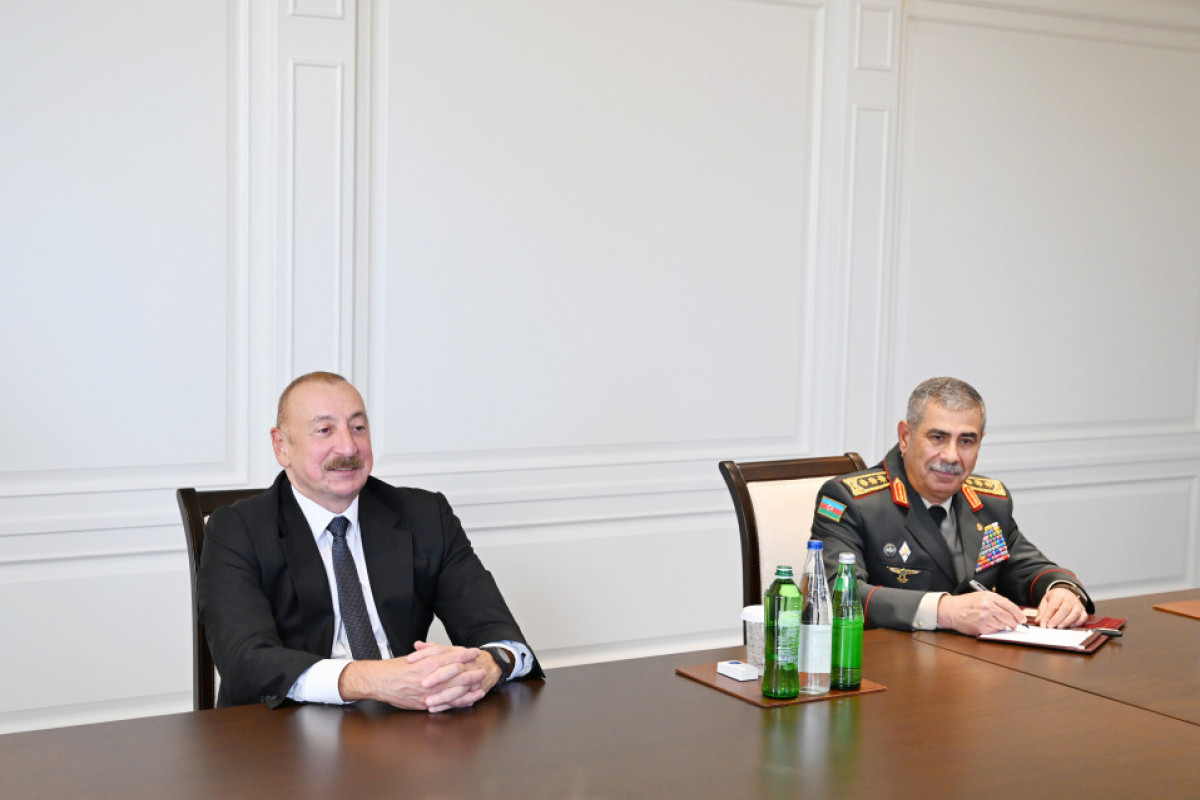 Le président de la République reçoit le chef d’état-major des armées turques