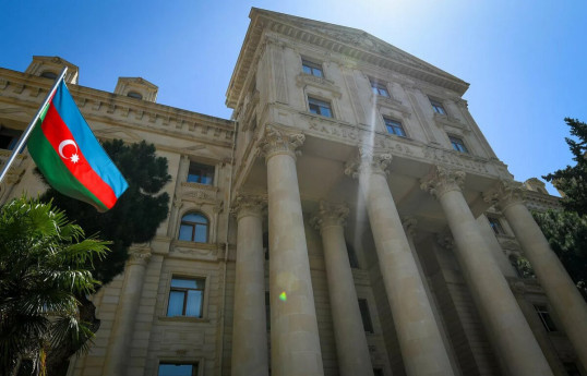 Le MAE azerbaïdjanais partage une publication sur le 107e anniversaire de la libération de Bakou