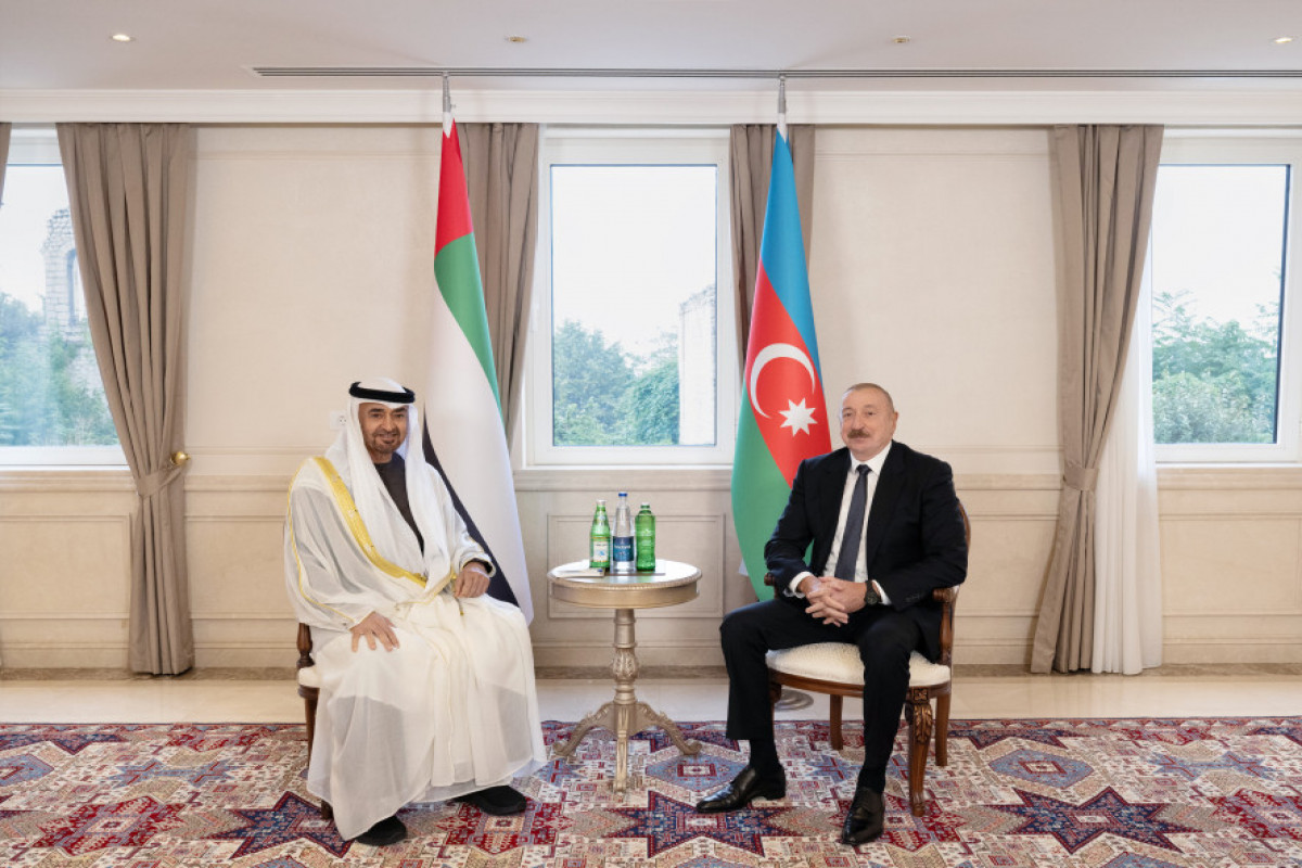 Entretien en tête-à-tête des présidents de l’Azerbaïdjan et des Émirats arabes unis
