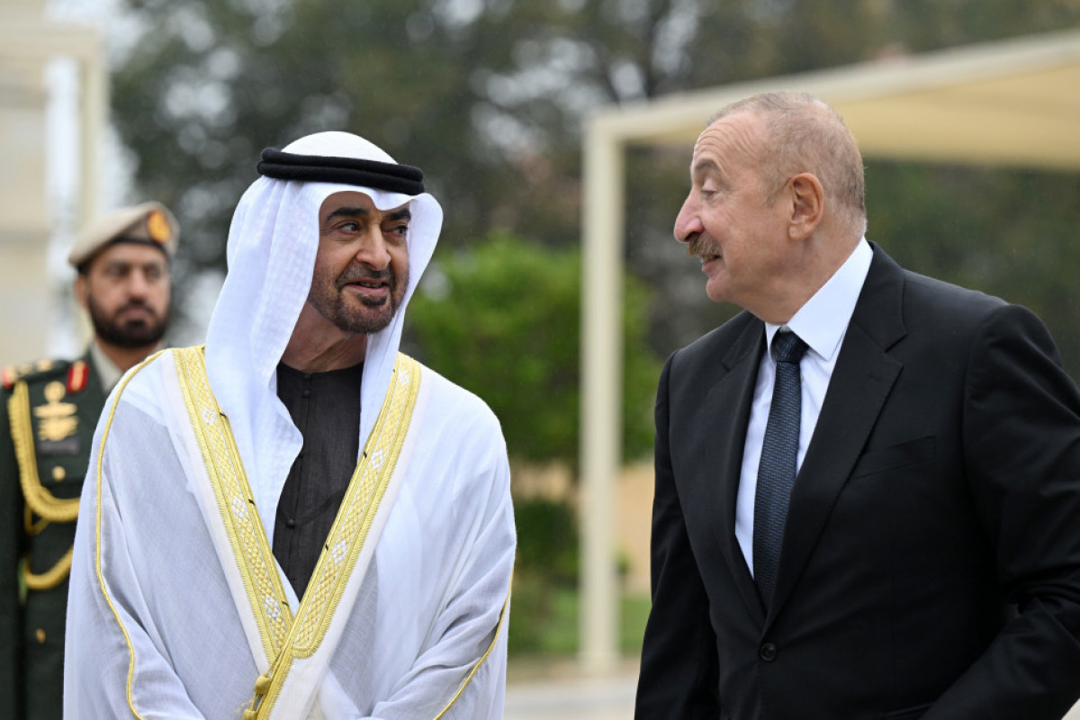 Les présidents azerbaïdjanais et émirien visitent les statues criblés de balles des éminentes personnalités azerbaïdjanaises