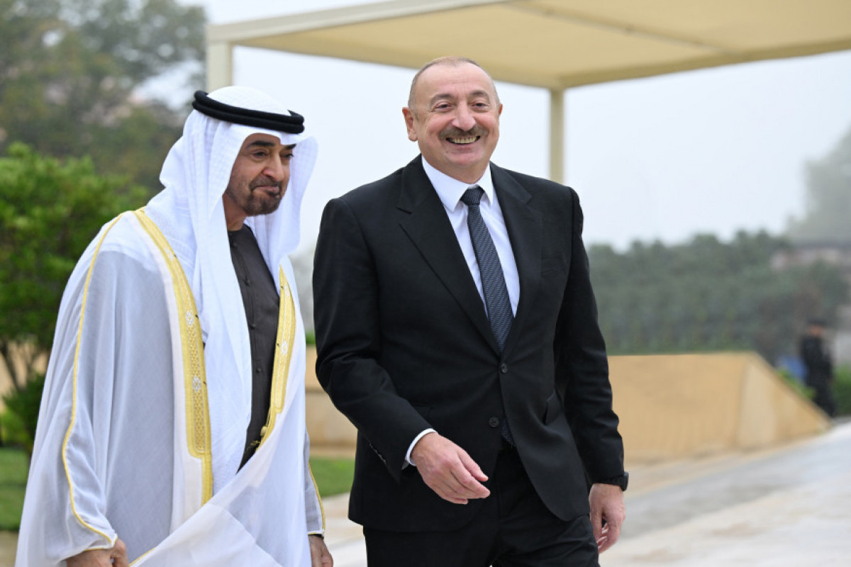 Les présidents azerbaïdjanais et émirien visitent les statues criblés de balles des éminentes personnalités azerbaïdjanaises