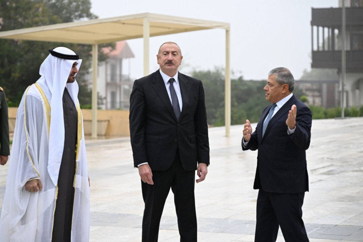 Les présidents azerbaïdjanais et émirien visitent les statues criblés de balles des éminentes personnalités azerbaïdjanaises