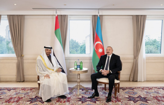 Entretien en tête-à-tête des présidents de l’Azerbaïdjan et des Émirats arabes unis