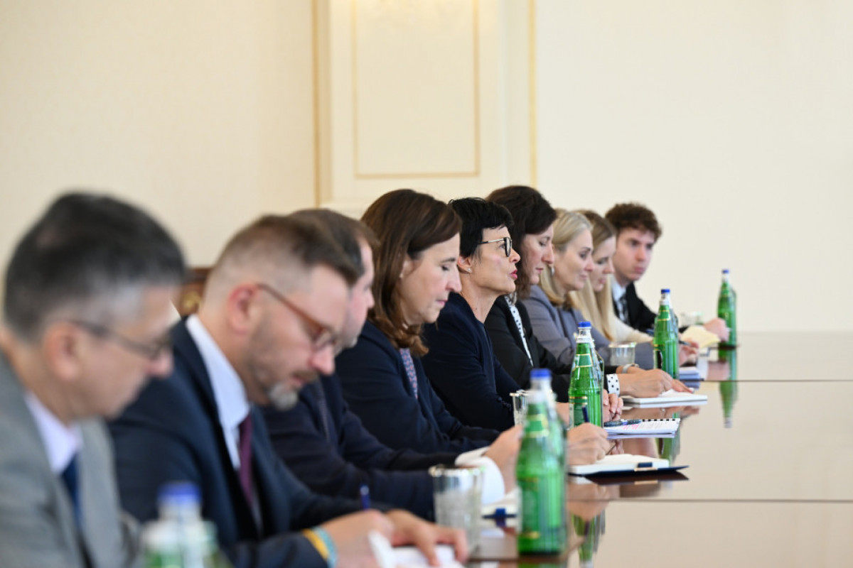 Le président azerbaïdjanais reçoit la commissaire européenne à l’élargissement