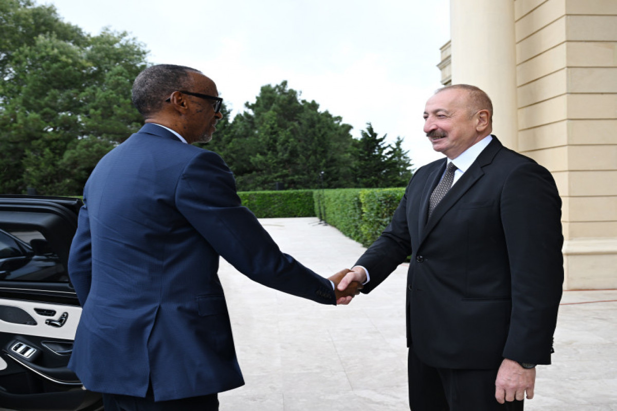 Cérémonie d’accueil officiel du président rwandais à Bakou