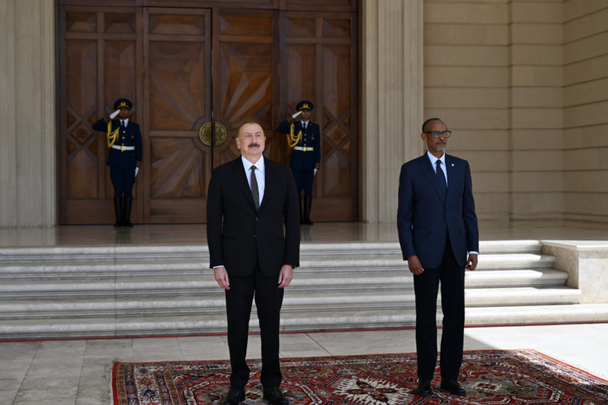 Cérémonie d’accueil officiel du président rwandais à Bakou