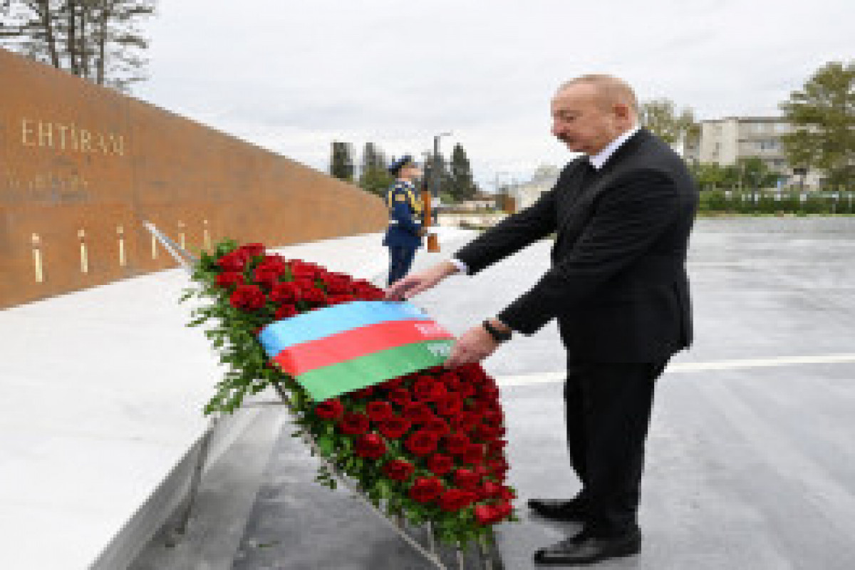 Le président azerbaïdjanais a honoré la mémoire des martyrs de la Guerre patriotique avec une minute de silence